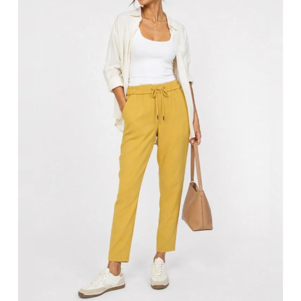 Lululemon On The Fly Crop Womens 2 Vintage Gold Spice Pull On Pants 23"